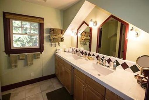 фото отеля Shooting Star Bed and Breakfast