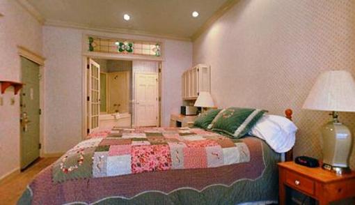 фото отеля BEST WESTERN Grandma's Feather Bed