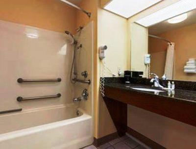 фото отеля Baymont Inn & Suites Ozark