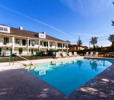 фото отеля Baymont Inn & Suites Ozark