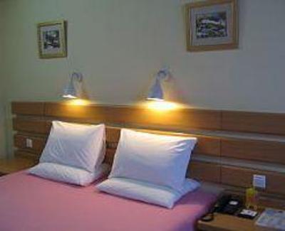 фото отеля Home Inn (Dalian Railway Station)