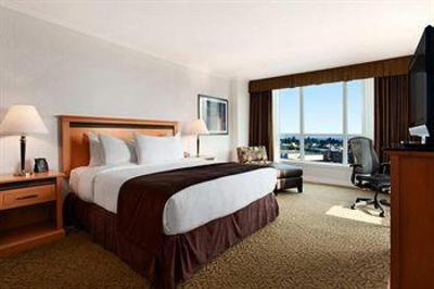 фото отеля Hilton Vancouver Metrotown