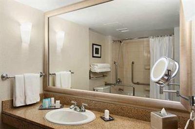 фото отеля Hilton Vancouver Metrotown
