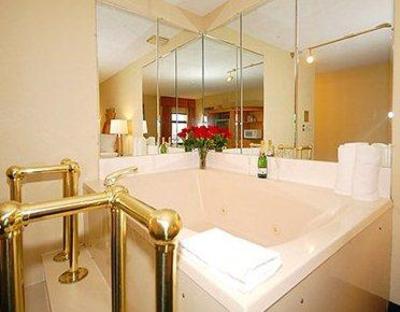 фото отеля Quality Inn & Suites Greenfield