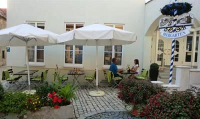 фото отеля Landhotel Weisser Hahn Wemding
