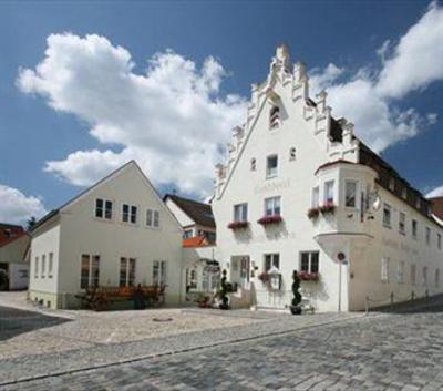 фото отеля Landhotel Weisser Hahn Wemding