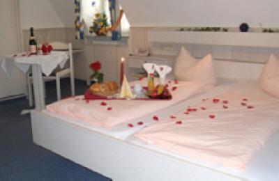 фото отеля Landhotel Weisser Hahn Wemding