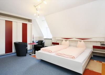 фото отеля Landhotel Weisser Hahn Wemding