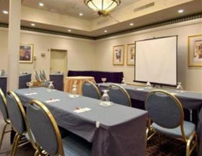 фото отеля Ramada Inn at Bradley International Airport