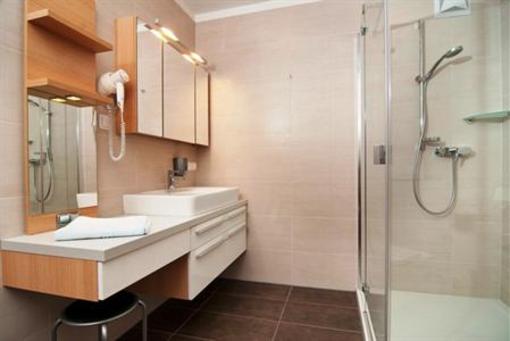 фото отеля Erlebnis Hotel Appartements Latschach
