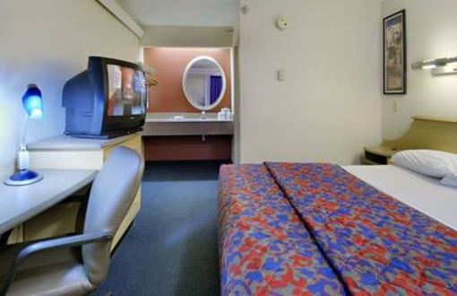 фото отеля Red Roof Inn Albany Airport