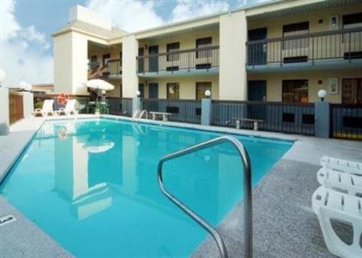 фото отеля Econo Lodge Inn & Suites Tuscaloosa