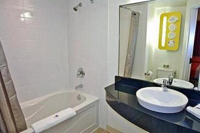 фото отеля Motel 6 Kingston (Ontario)
