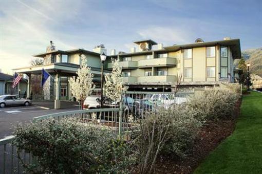 фото отеля Plaza Inn & Suites at Ashland Creek