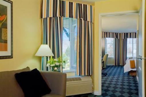 фото отеля Plaza Inn & Suites at Ashland Creek