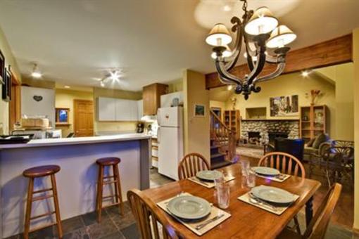 фото отеля Whistler Home & Chalet Rentals