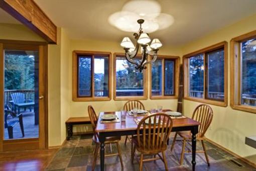 фото отеля Whistler Home & Chalet Rentals