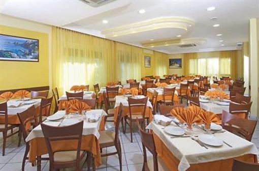 фото отеля Hotel De La Ville Rimini