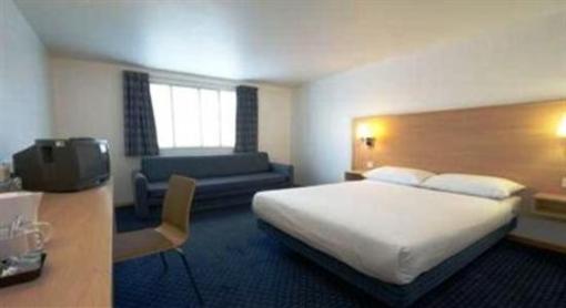 фото отеля Travelodge Glasgow Paisley Road Hotel