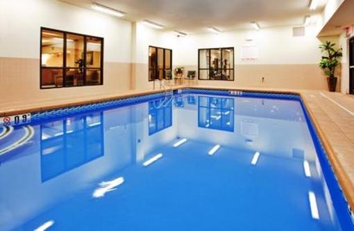фото отеля Holiday Inn Express Hotel & Suites McPherson
