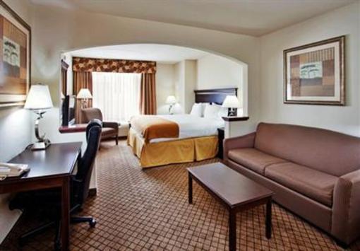 фото отеля Holiday Inn Express Hotel & Suites McPherson