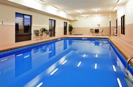 фото отеля Holiday Inn Express Hotel & Suites McPherson