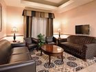 фото отеля Holiday Inn Express Hotel & Suites McPherson