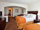 фото отеля Holiday Inn Express Hotel & Suites McPherson