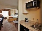 фото отеля Holiday Inn Express Hotel & Suites McPherson