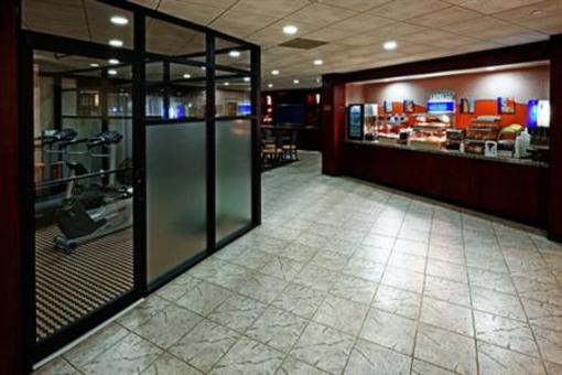 фото отеля Holiday Inn Express Paramus