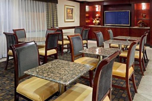 фото отеля Holiday Inn Express Paramus