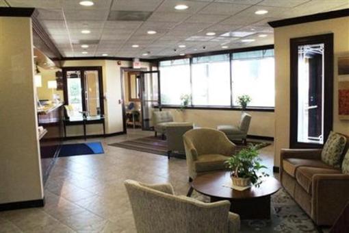фото отеля Holiday Inn Express Paramus