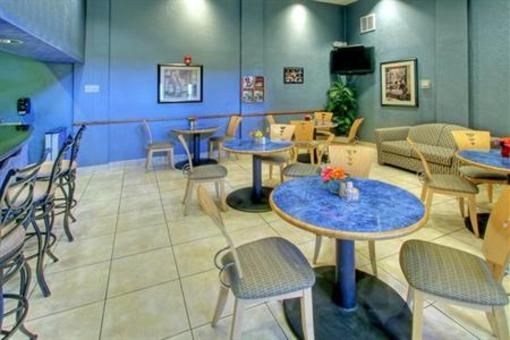 фото отеля Holiday Inn Hotel & Suites Albuquerque Airport - Univ Area