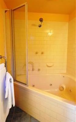 фото отеля Ashmont Motor Inn