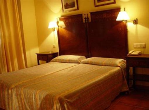 фото отеля Hotel Iberia Plaza de America