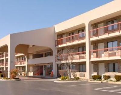 фото отеля Super 8 Antioch