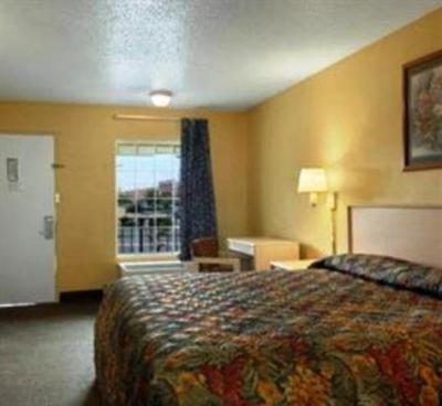 фото отеля Super 8 Antioch