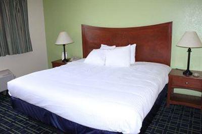 фото отеля Emerald Coast Inn & Suites Fort Walton Beach