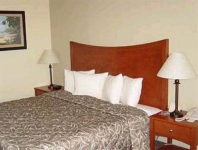 фото отеля Emerald Coast Inn & Suites Fort Walton Beach