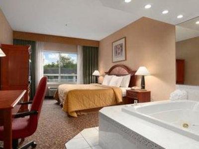 фото отеля Days Inn and Suites Albany