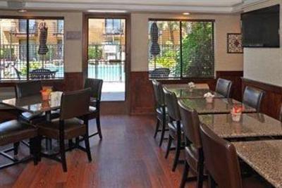 фото отеля Oxford Suites Lancaster (California)