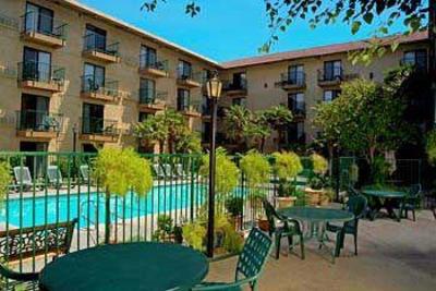 фото отеля Oxford Suites Lancaster (California)