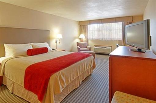 фото отеля Best Western Plus Gateway Hotel Santa Monica