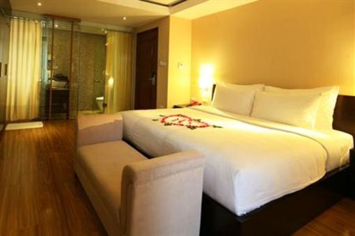 фото отеля Rising Dragon Legend Hotel
