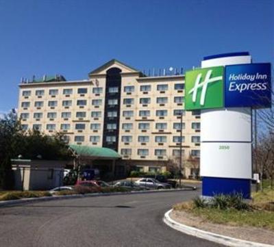 фото отеля Holiday Inn Express Hauppauge