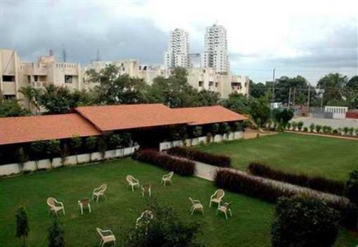 фото отеля Chairmans Club & Resort Bangalore