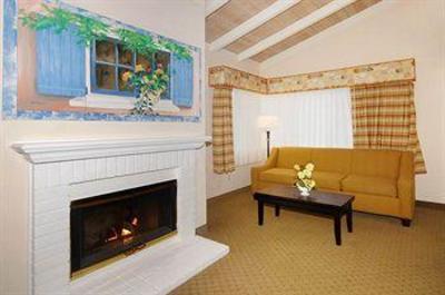 фото отеля Comfort Inn Carmel By The Sea