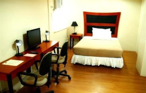фото отеля Creekside Amorsolo Hotel