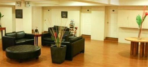 фото отеля Creekside Amorsolo Hotel