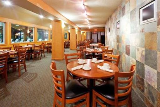 фото отеля Holiday Inn Hyannis